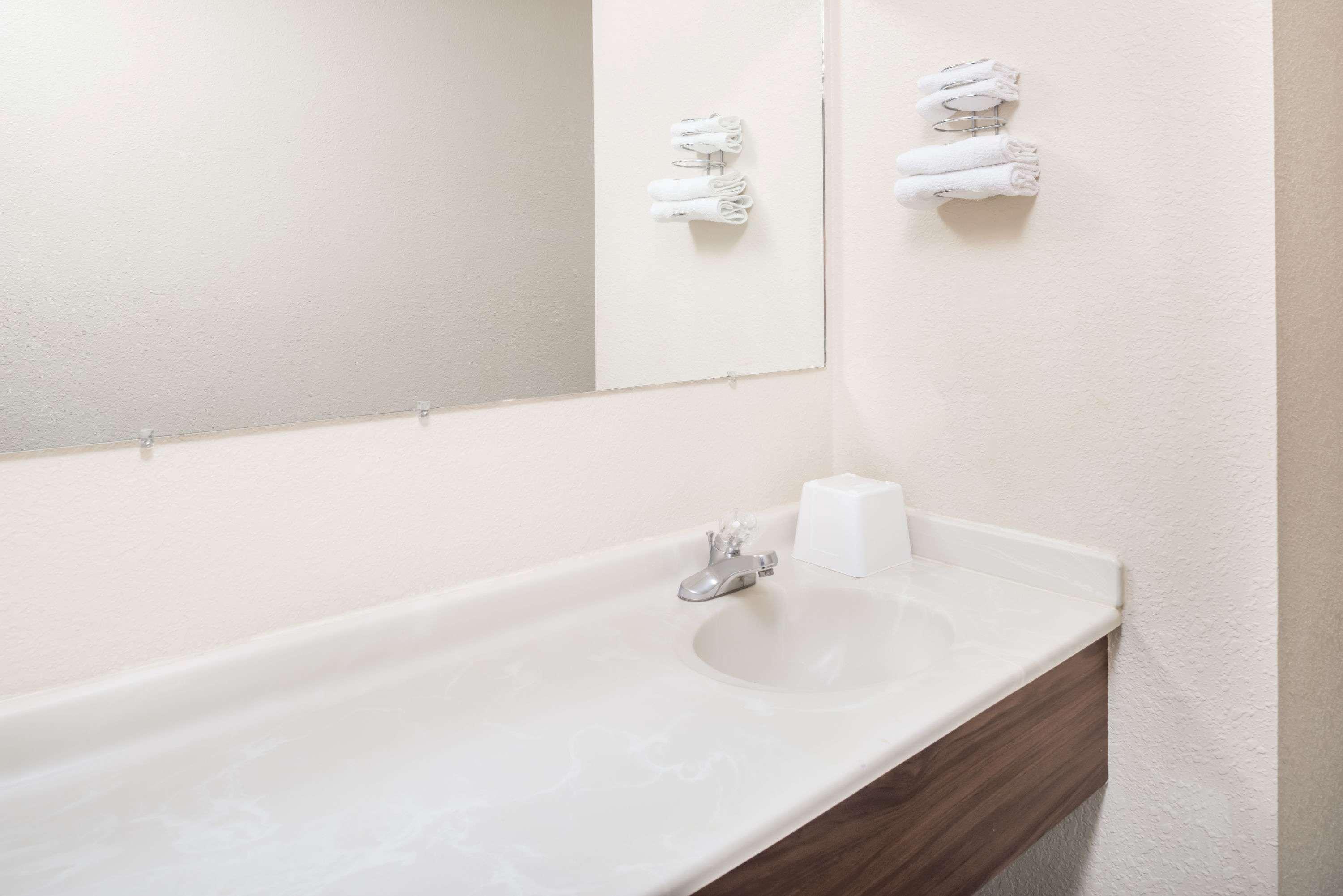 Super 8 by Wyndham Spokane Valley Rom bilde